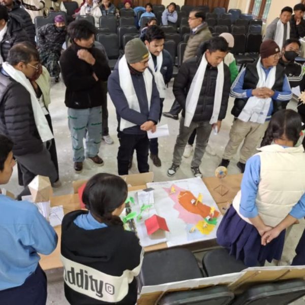 da32e0fb-03d6-4b1d-a547-afd571f546d2